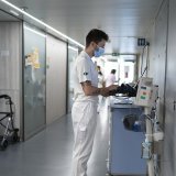 Les différents acteurs de la santé n'arrivent pas à communiquer entre eux. Cela doit changer grâce au programme DigiSanté qui doit permettre l'interopérabilité des systèmes et des processus (archives). KEYSTONE/GAETAN BALLY